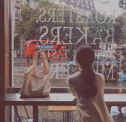 无人与你共白头,无人相伴的深情守候  第2张